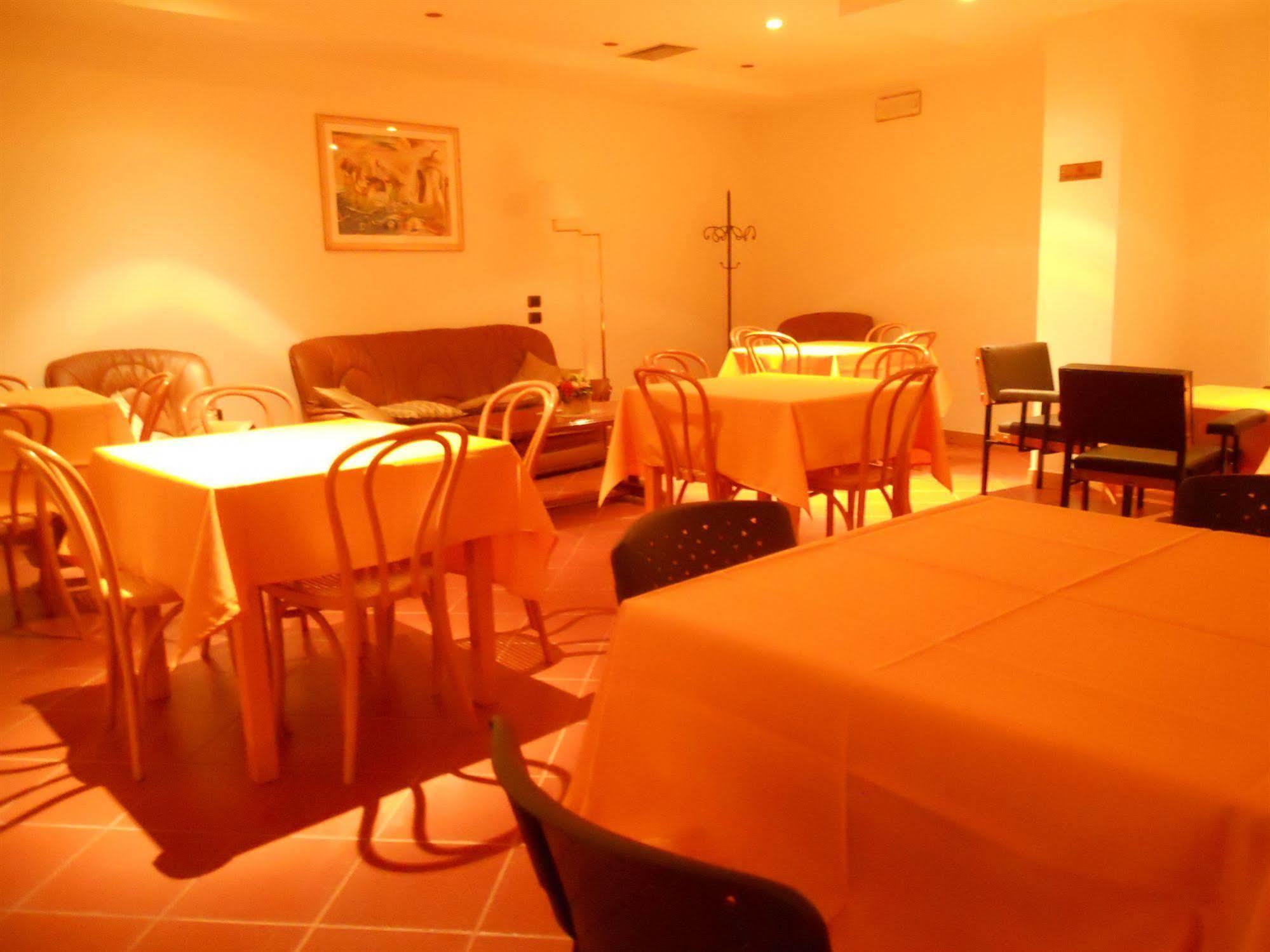 Albergo Italia Urbino Luaran gambar