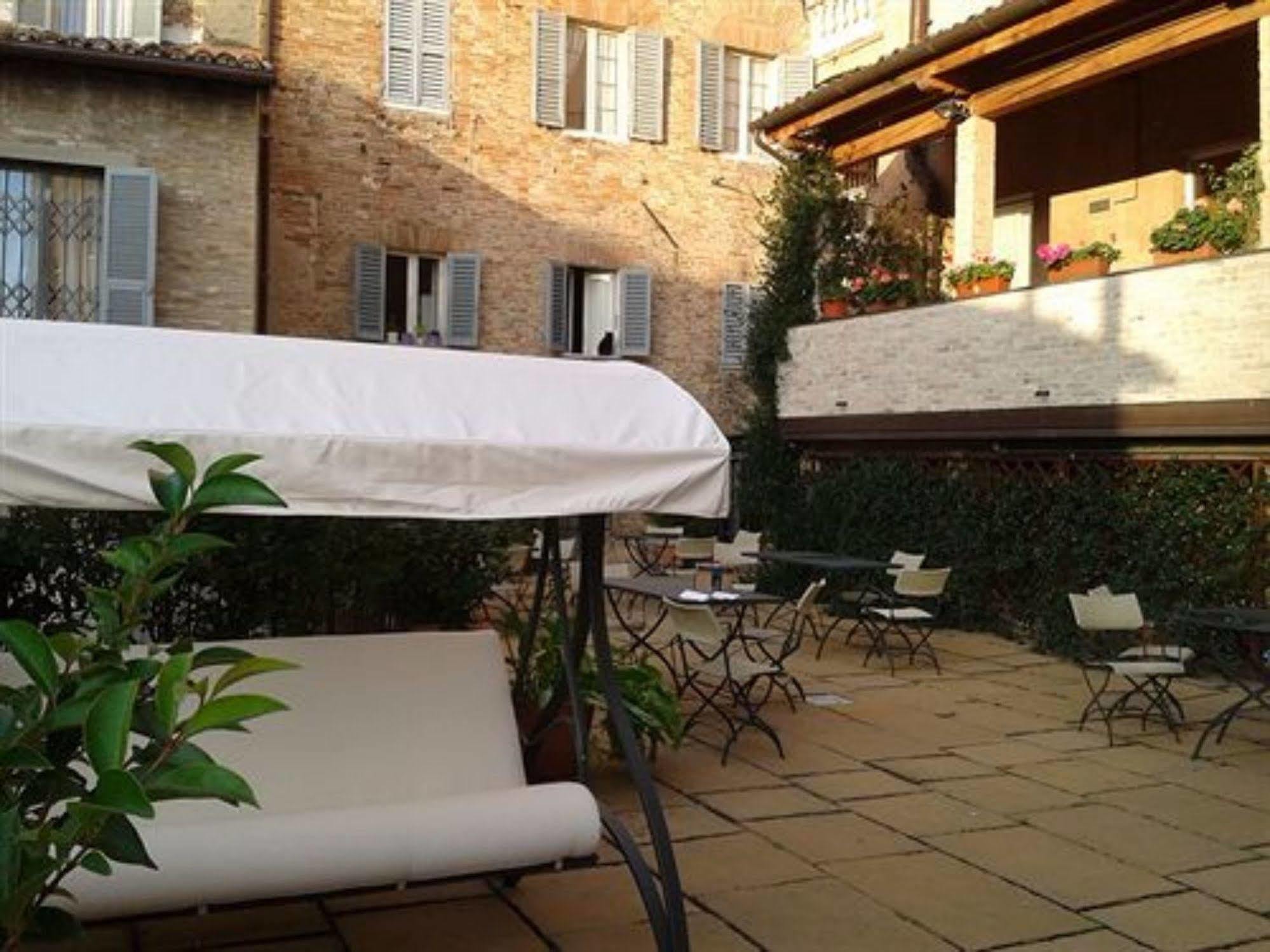 Albergo Italia Urbino Luaran gambar